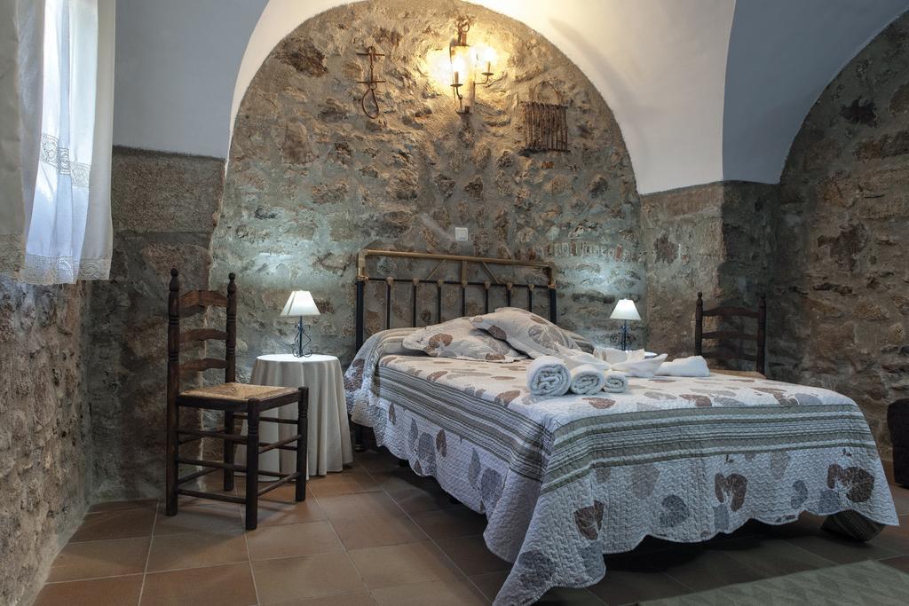 Apartamentos Rurales La Casa De Luis Santa Cruz de la Sierra 客房 照片